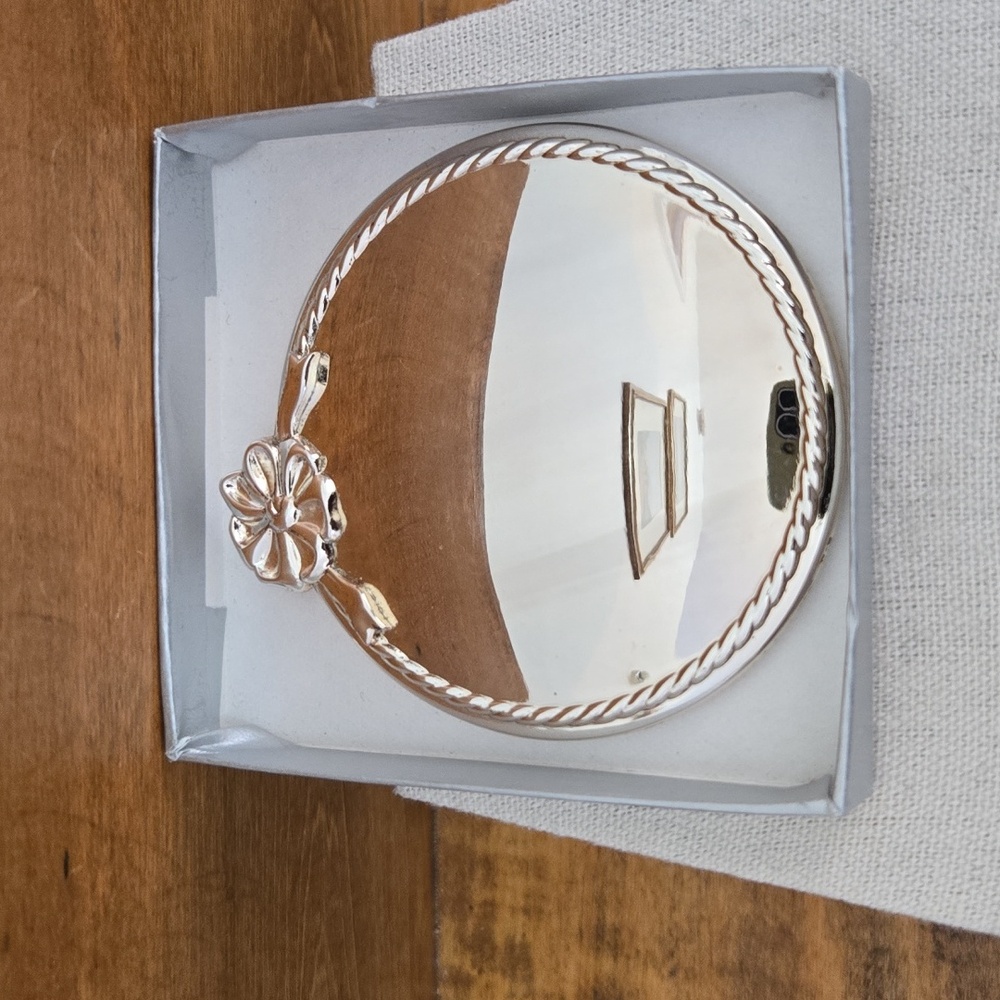 NIB Oneida Rope & Bow Detail Compact Mirror - Picture 2 of 4